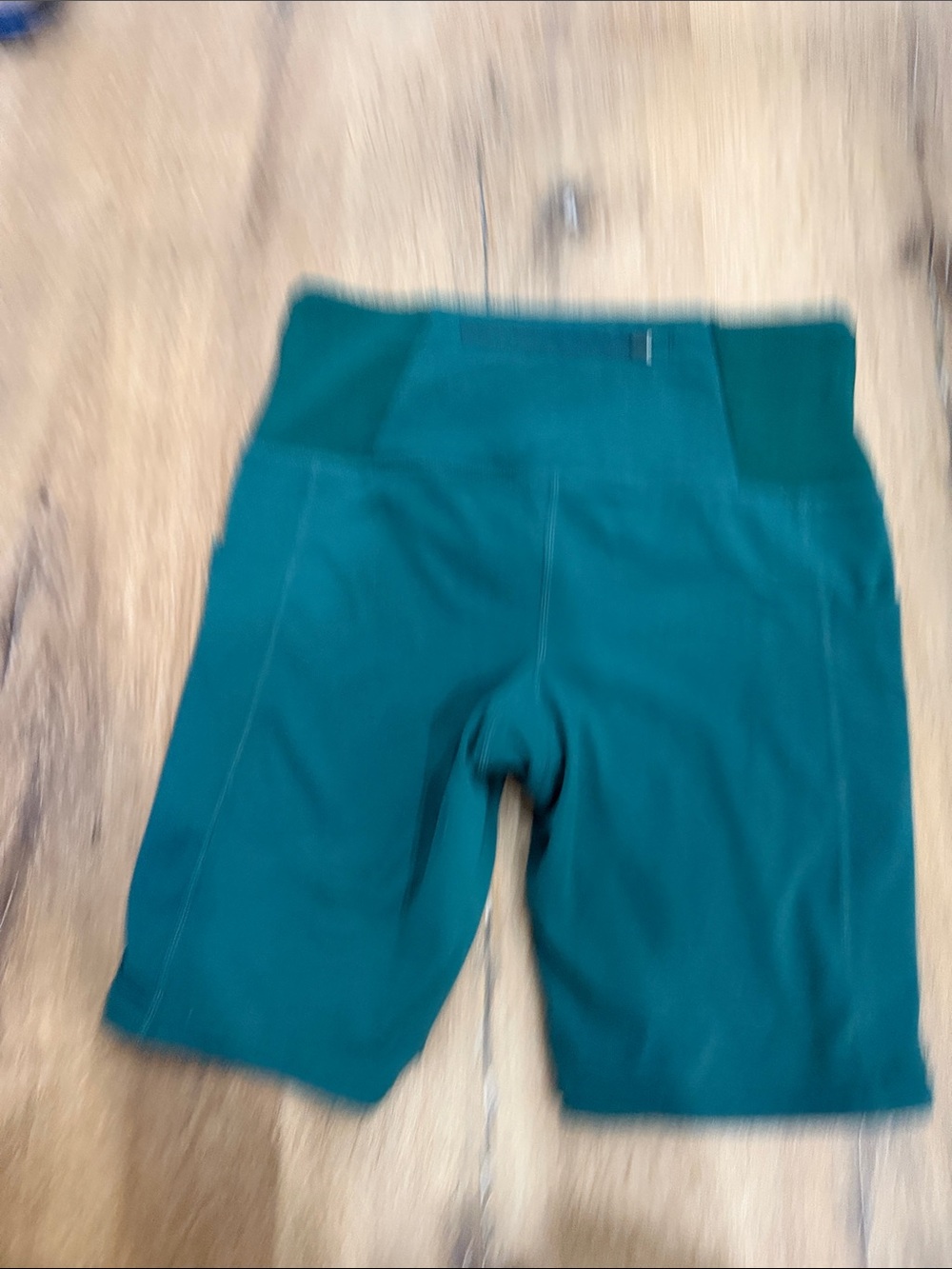 oiselle Teal Green Bike Shorts 8" with pockets | Size 4 - Picture 5 of 8